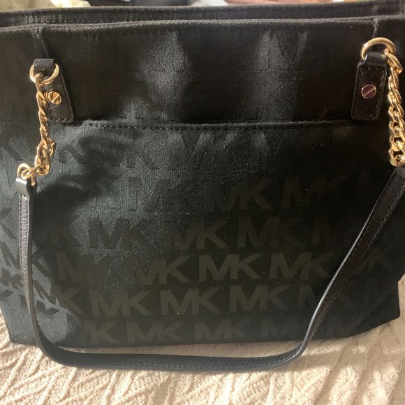 Black authentic Michael Kors Purse w/ gold handles - Picture 4 of 5
